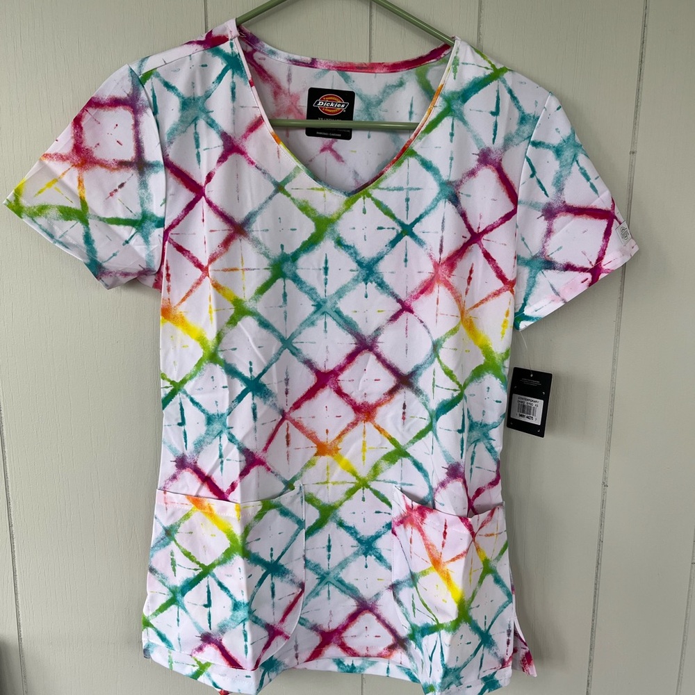 NWT Women’s XS Colorful Print Dickies Scrub Top